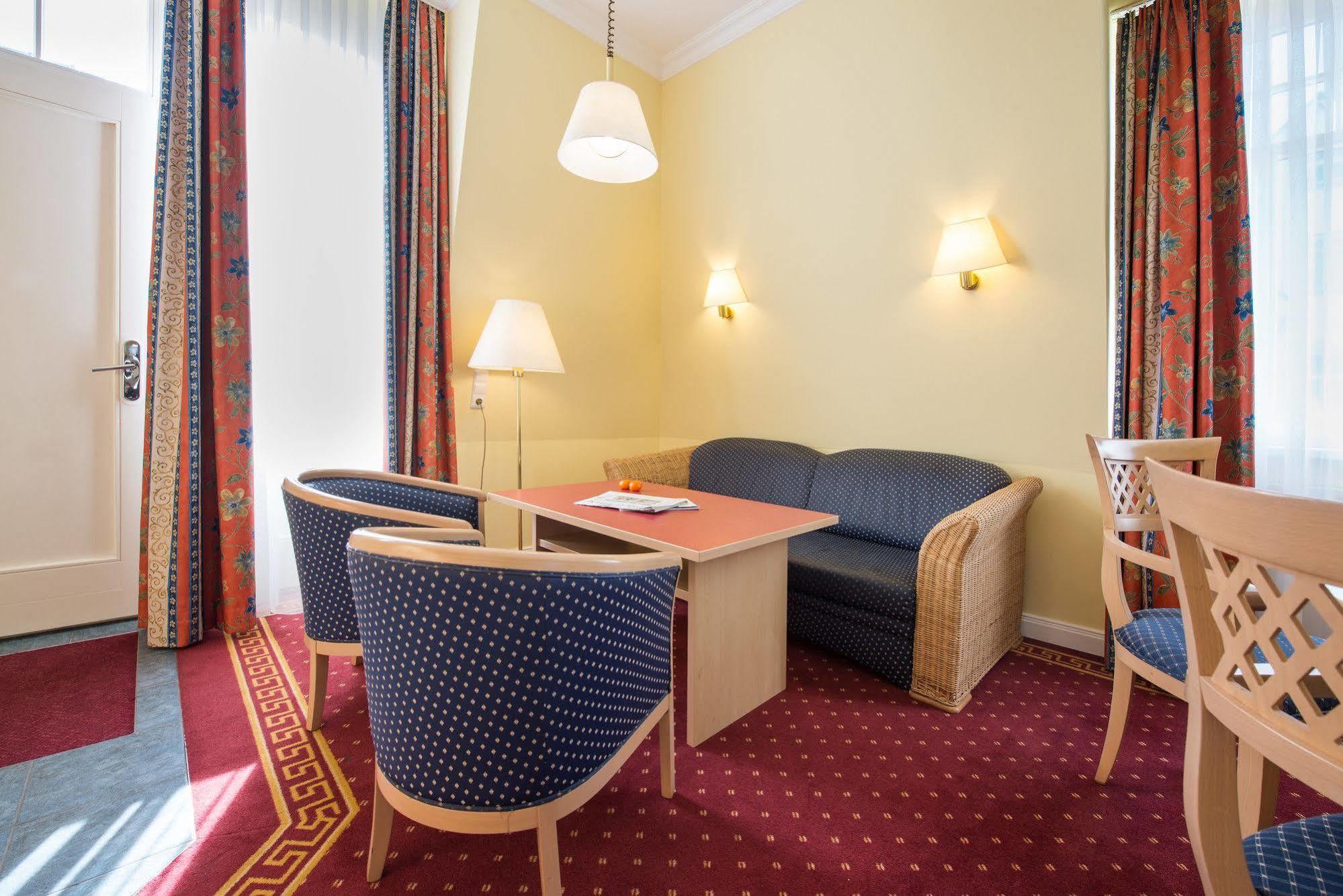 Aparthotel Kuehlungsborn, Villa Am Konzertgarten Buitenkant foto