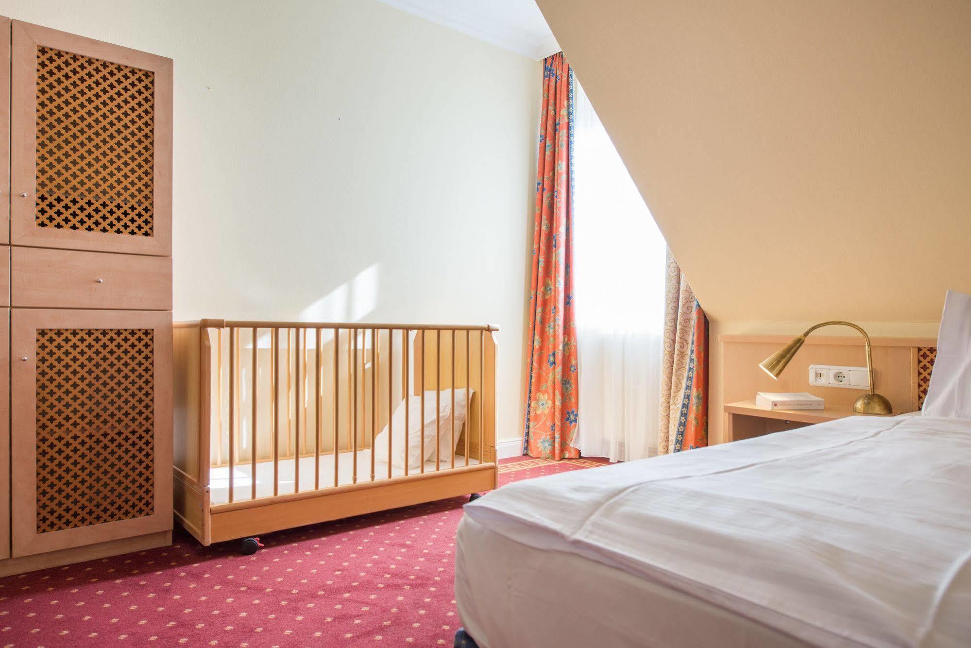 Aparthotel Kuehlungsborn, Villa Am Konzertgarten Buitenkant foto