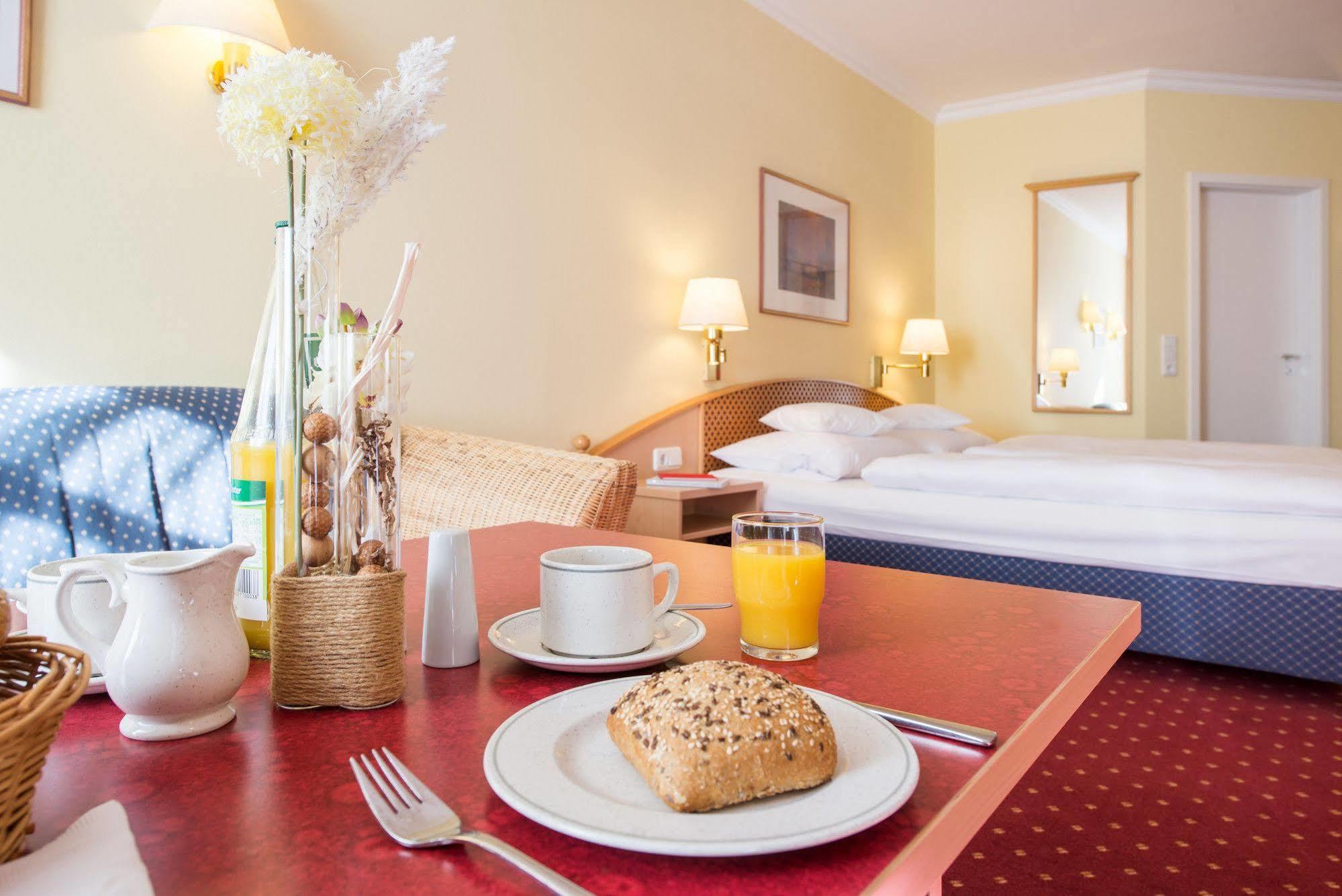 Aparthotel Kuehlungsborn, Villa Am Konzertgarten Buitenkant foto